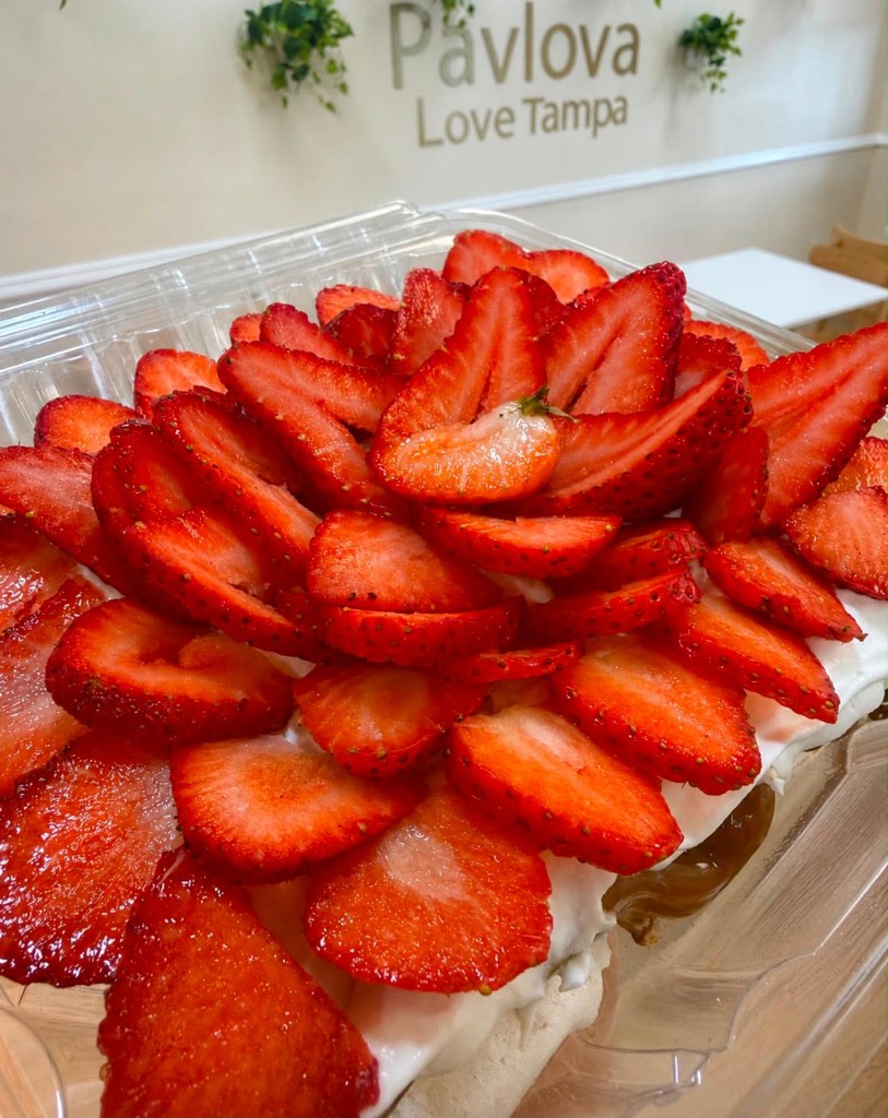 Classic Pavlova
